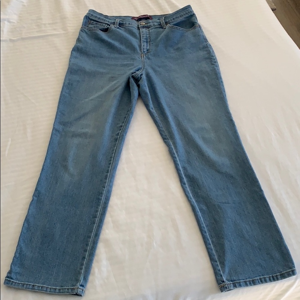 Gloria Vanderbilt Amanda Jeans, light wash, 12